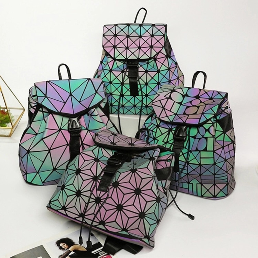 🔥 1 LEFT Light Reflective Backpack 🔥